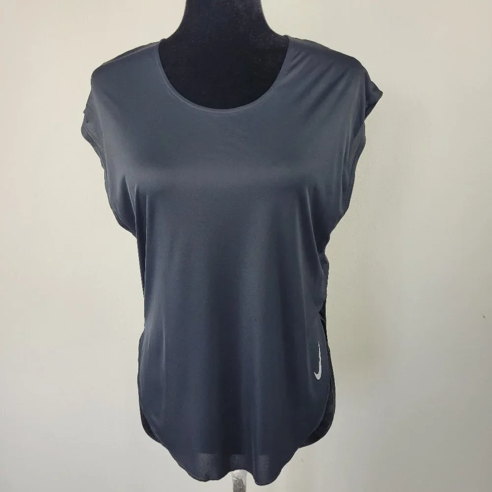 Nike Dri fit woman’s black lightweight active y-shirt size S